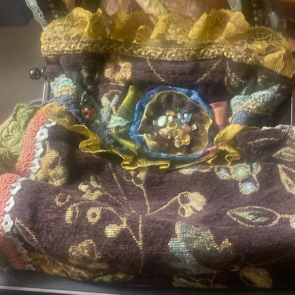❌❌SOLD❌❌ Vintage Grandma Carpet Bag Handmade Lace Tassels Flowers Gold Malon - Picture 15 of 16